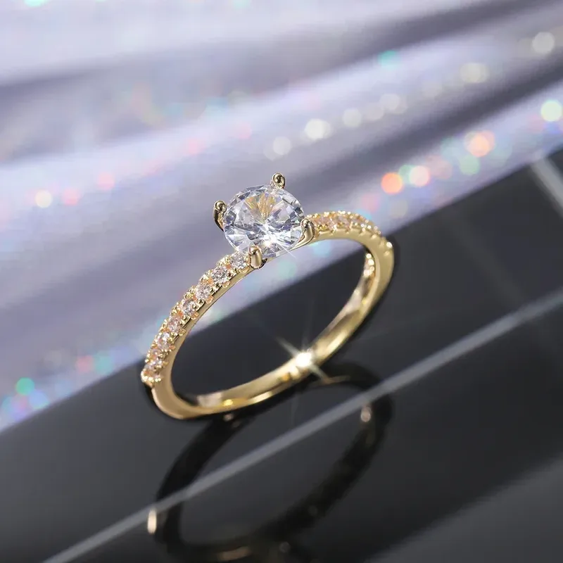 Huitan Hochzeit Band Ewigkeit Ringe Frauen Brillante Runde Zirkonia Luxus Verlobung Ringe Dünne Elegante Weibliche Schmuck Drop Schiff