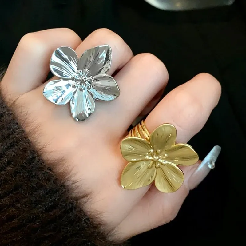 Zarte Blume Offenen Ring Strass Imitation Perle Ringe Damen Mode Schmetterling Design Ring Temperament Finger Ringe Schmuck