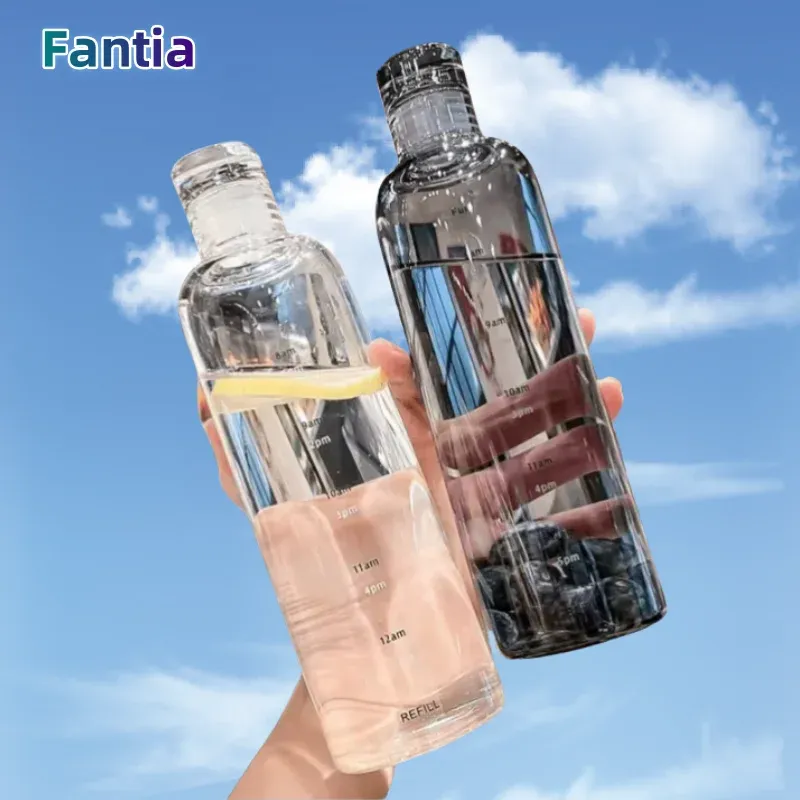 700 ml elegante, auslaufsichere Wasserflasche mit Zeitskala. Bleiben Sie hydratisiert. Täglich leicht und tragbar für Fitness- und Outdoor-Abenteuer