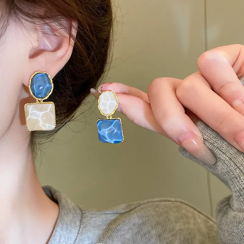 Asymmetrische geometrische Ohrringe quadratische runde Ohr stecker für Frauen bunte Harz Ohrring Sommer Mode Mädchen Ohrschmuck