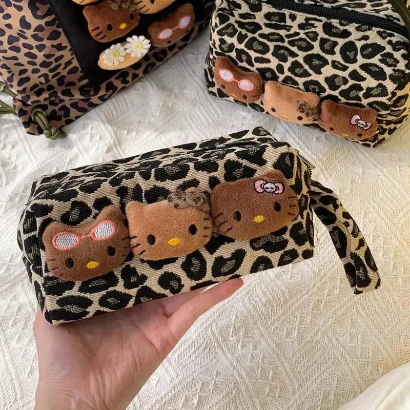 High Beauty Hello Kitty Plüsch-Handtasche, schwarze Handtasche, Make-up-Tasche, Damen-Reisetasche mit großer Kapazität, tragbare Handtasche für Hautpflege und Kosmetik, tragbar für Pendler