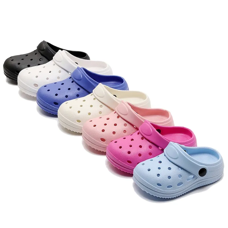 Neue kinder Hausschuhe Wasserdichte Sommer Outdoor Anti-Slip Strand Schuhe für Junge Mädchen Mode Garten Loch Schuhe