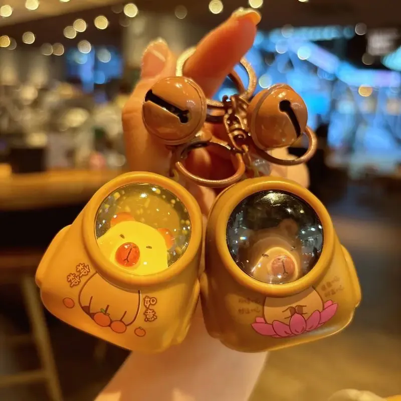IFYOUOO Kreativer Kapibala leuchtender Schlüsselanhänger, niedliche Cartoon-Weltraumkapsel, Capybara-Schlüsselanhänger, Schultaschen-Anhänger, hängendes Geschenk für Freunde