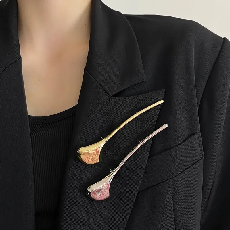 Vintage Glänzende Metall Ginkgo Blätter Brosche für Frauen Exquisite Mode Anzug Corsage Pins Zubehör Party Schmuck Geschenke