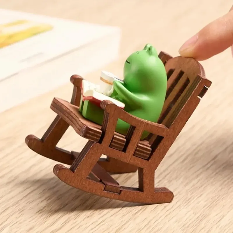 Frosch-Rocker-Stuhl, niedliche japanische Heilung, kleine Dekoration, Büro-Desktop-Dekoration, Auto-Dekoration mit Mittelsteuerung