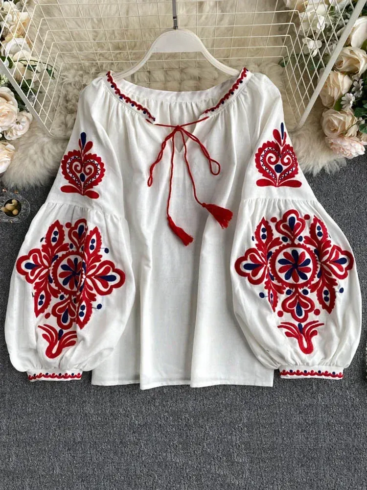 Frauen Retro Bluse Nationalen Stil Bestickt Spitze-Up Quaste V-ausschnitt Laterne Hülse Tops Lose Alle-Spiel Weibliche Blusa PL536