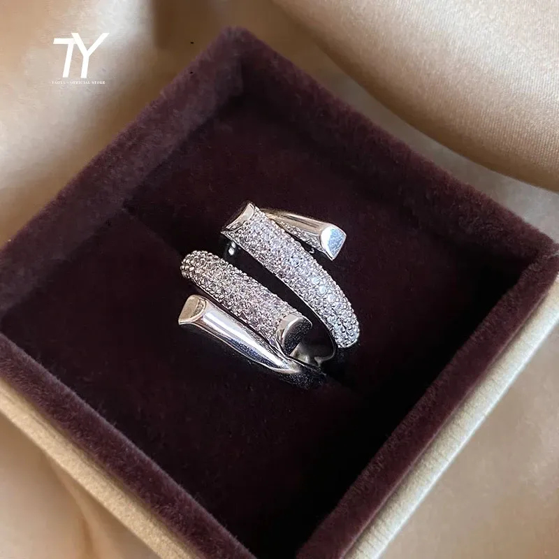 Übertrieben Design Metall Zirkon Kreuz Silber Farbe Ringe Für Frauen Koreanische Mode Schmuck Gothic Party Mädchen Ungewöhnliche Ring Set