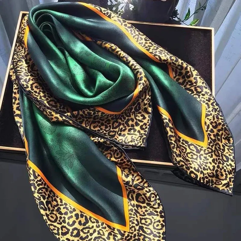 [BYSIFA] Neue Smaragd Grün Silk Schal Frauen Marke Leopard Gedruckt Platz Schals 90*90 cm Mode Zubehör kopftuch Hijabs