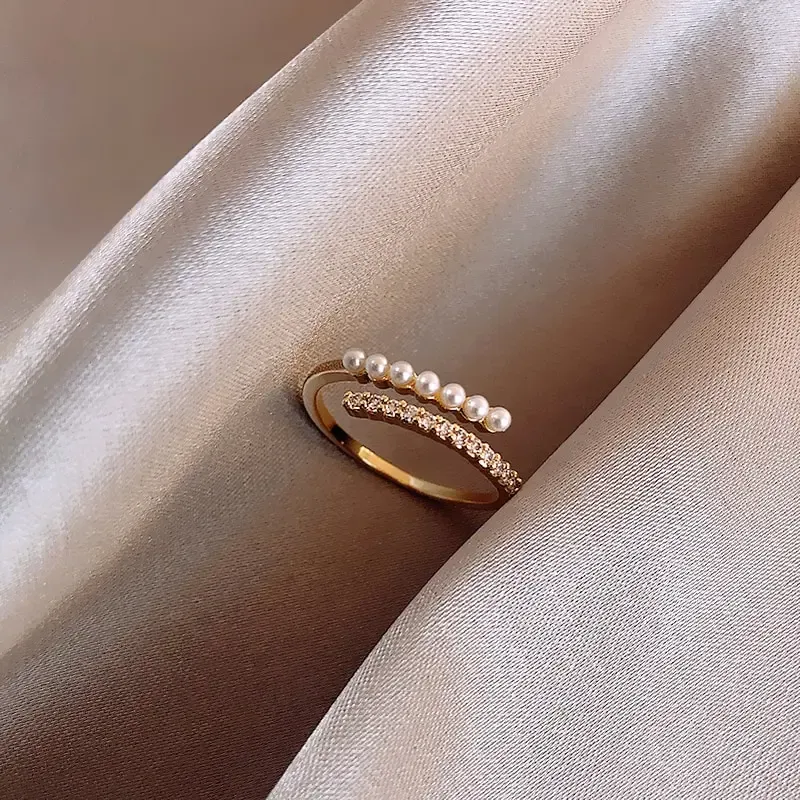 Licht Luxus Micro Strass Ringe für Frau Gold-farbe Elegante Simulierte Perle Offenen Ring Party Hochzeit Stapelbare Ring schmuck
