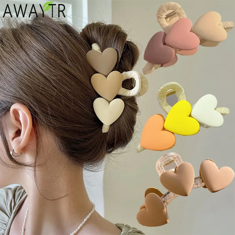 AWAYTR Neue Korea Herz Form Acryl Haar Krallen Krabbe Große Perle Klaue Clips für Frau Mädchen Bad Haarspange Dame Mode Kopfschmuck