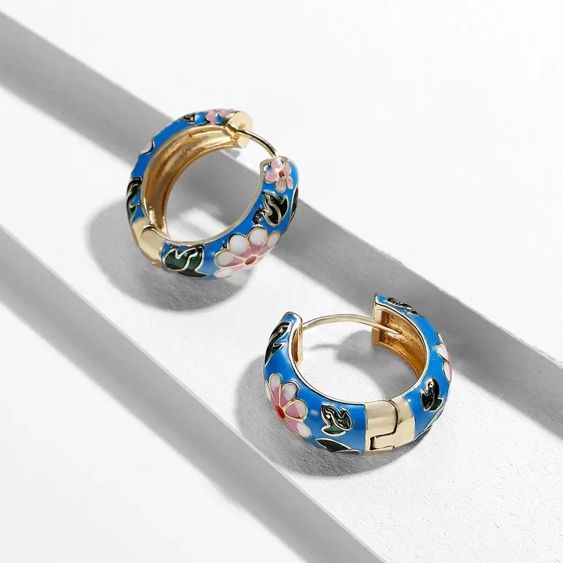 Neue Mode Emaille Blume Huggie Creolen für Frauen Vintage Boho Kreis Kleine Ohrringe Statement Schmuck 2022 Brincos Geschenke