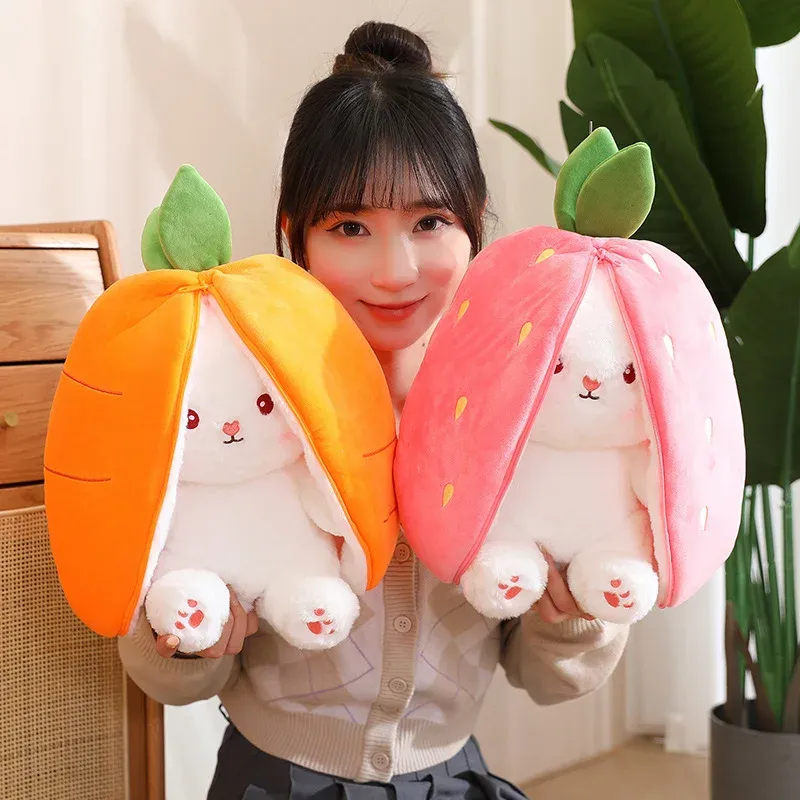 18CM Kreative Karotte Erdbeere Tasche Verwandeln Zu Kaninchen Plüsch Spielzeug Schöne Lange Ohren Bunny Gefüllte Weiche Puppe Kawaii Kinder geschenke