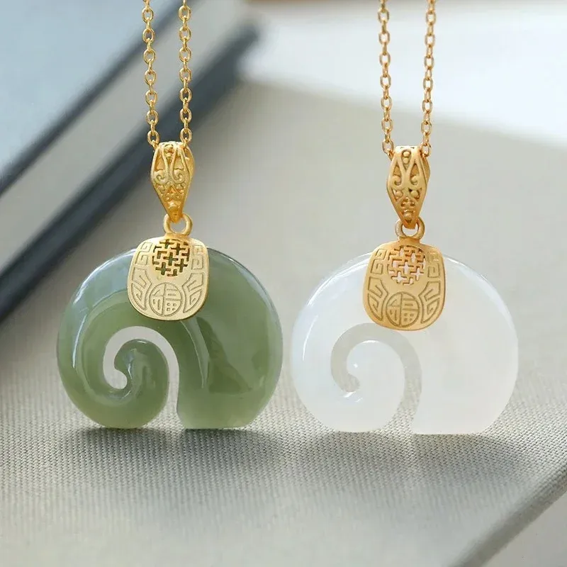 Boutique Naturstein Hetian Jade Elefant Anhänger 18 Karat vergoldete Kette Halskette Halsreif Schmuck für Frauen Geburtstag Jubiläum
