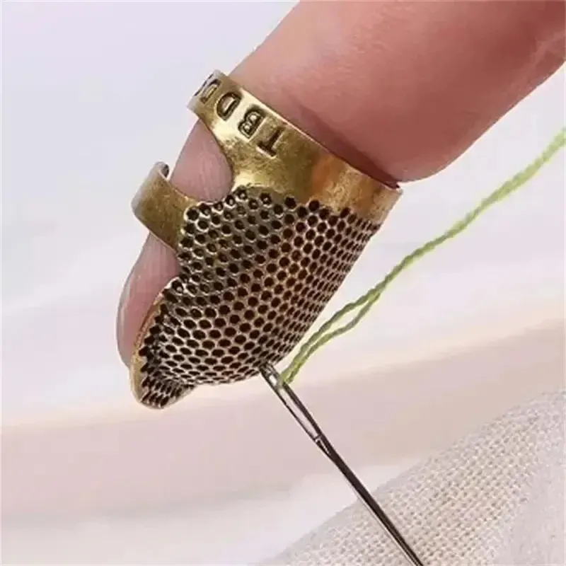 Verstellbarer Vintage-Näh-Fingerhut, handgefertigte rutschfeste Stickerei gegen den Ring, Vintage-Nadel-Nadel-Reifen-Fingerhalter