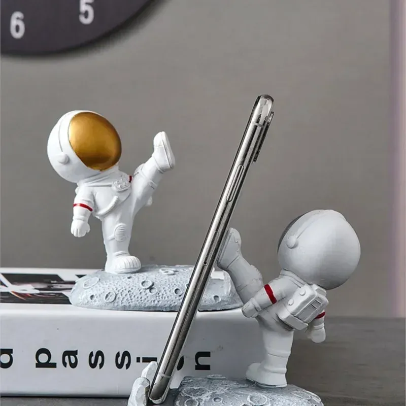 Büro Schreibtisch Dekoration Nordic Stil Astronauten Handy Ständer Halter Ornamente Harz Spaceman Halterung Spielzeug Geschenk