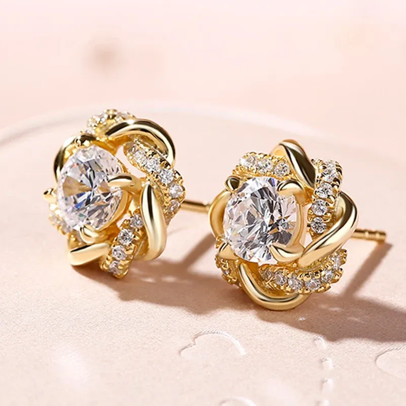 Huitan Zierliche goldfarbene Zirkonia-Ohrstecker für Damen, modisches Vertragsdesign, Braut- und Hochzeitsohrringe, Luxus-Schmuck