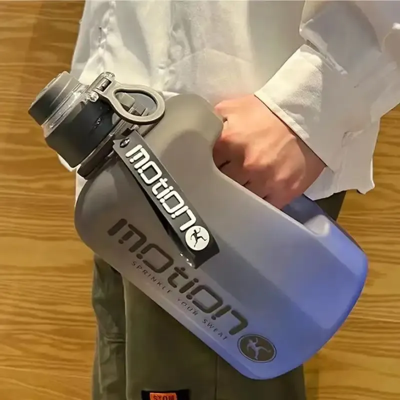 2,4 Liter Sportwasserflasche mit Strohhalm, großes Fassungsvermögen, Fitness mit Skala, Farbverlauf, Wasserkocher, Outdoor, Kunststoff, tragbare Wasserflasche