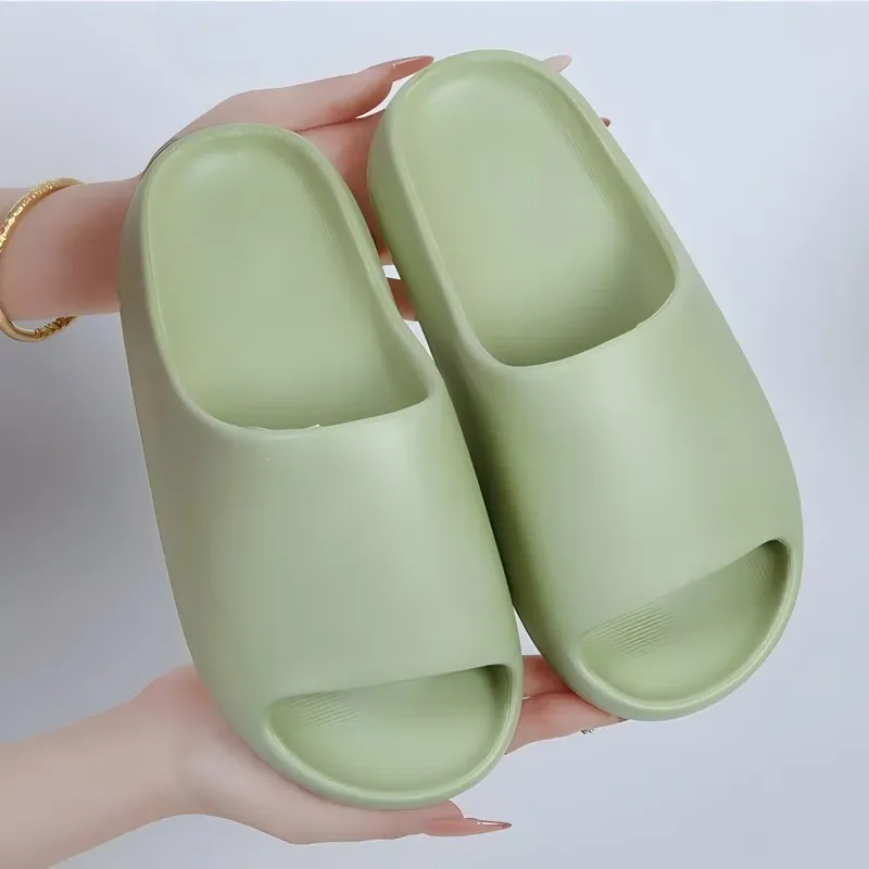Kokosnuss-Slipper fühlen sich an wie beim Treten auf Wolken. Sandalen mit dicken Sohlen. Sommerneue rutschfeste Sandalen (Schuhkarton nicht im Lieferumfang enthalten).