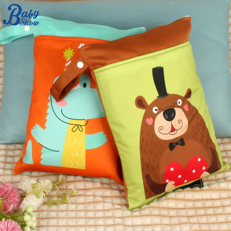 Babyshow 25 x 35 cm Wickeltasche, zwei Reißverschlüsse, Wetbag, wiederverwendbar, wasserdicht, Cartoon-Bär, Einhorn-Druck, nass-trocken, Babytasche mit Griff