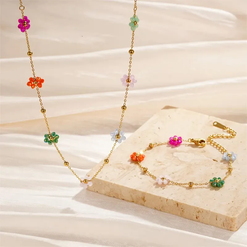 Wasserdichtes Halsketten- und Armband-Set aus vergoldetem Edelstahl, buntes künstliches Kristall-Blumenketten-Schmuckset für Frauen als Geschenk