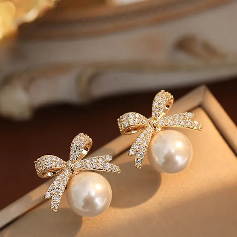 Funkelnde Strass-Bogen-Perlen-Ohrstecker, leichter Luxus, Modeschmuck, Damen-Geschenke, Hochzeit, Geburtstag