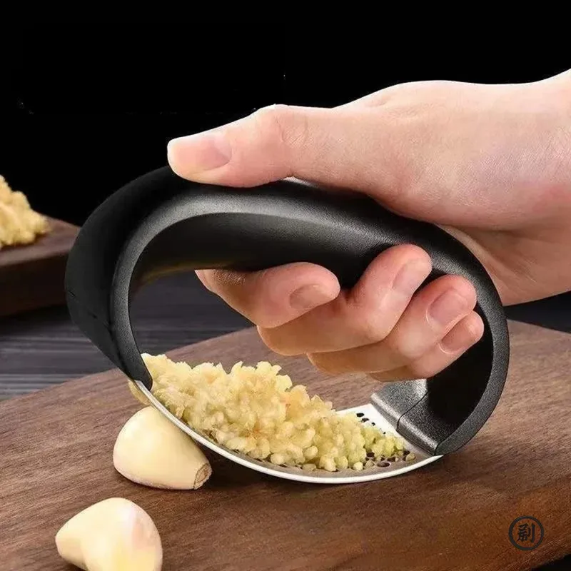 Edelstahl-Knoblauchpresse Manueller Knoblauchzerkleinerer Knoblauch-Hackwerkzeug Obst- und Gemüsewerkzeug Küchenzubehör Gadget