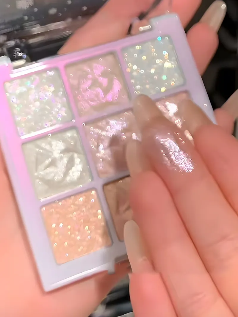 Weihnachts schneeflocke 9-Farben-Lidschatten-Palette-feines, einfach aufzutragen des Puder mit funkelnden Chamäleon-und Perl glanz tönen in Cora