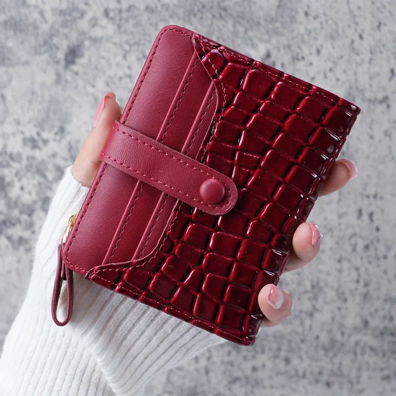 Mini-Clutch-Geldbörse mit Krokodilmuster, kurzes Kreditkartenetui, Kartenetui und Münzgeldbörse für Damen
