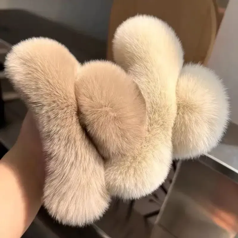 1PC einfarbiger Plüschclip, High-End-Textur, Multi-Haar-Haarspange für Herbst und Winter, feminines Temperament, Frisur