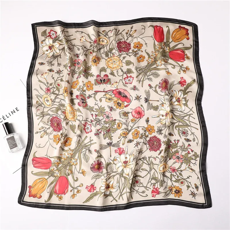 Luxus Neue Gedruckt Schals frauen Seidenschal Frühling und Sommer Blumen Dekorationen Kleine Krawatten Haarbänder Taschen Großhandel