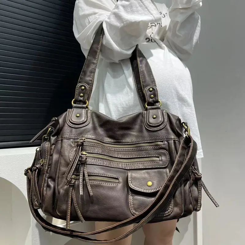 Y2K Hot Girl Single Shoulder Umhängetasche Vintage gewaschenes Leder Motorradtasche große Kapazität Multi Pocket Bag