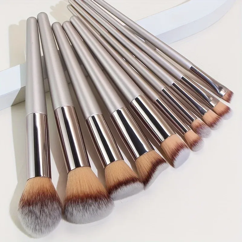 10-teiliges Make-up-Pinsel-Set in Champagner-Gold, komplettes Set für Foundation, loses Puder, Rouge, Concealer, Lidschatten, professionelles Set