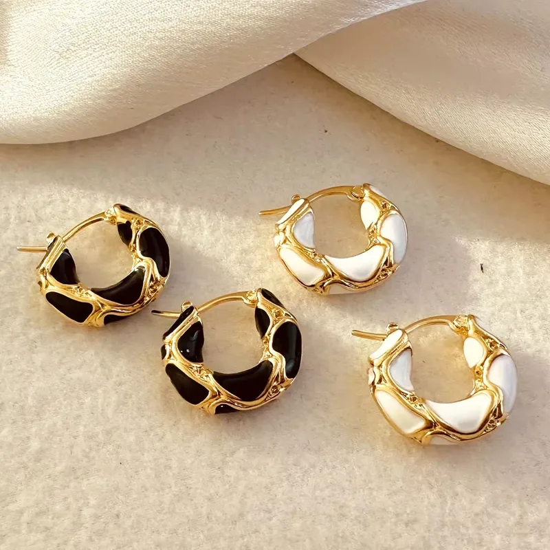 UILZ Neue Trendige Emaille-Farbige Metall-Textur Kleine Creolen für Frauen Vergoldete Statement-Ohrclips Kreative Schmuck-Geschenke