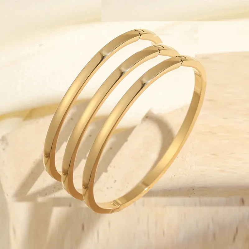 ZAKOL 3 Stück glänzender 18 Karat vergoldeter Edelstahl-Armreif für Damen, einfache Armbänder, Armreifen, wasserdichter Schmuck