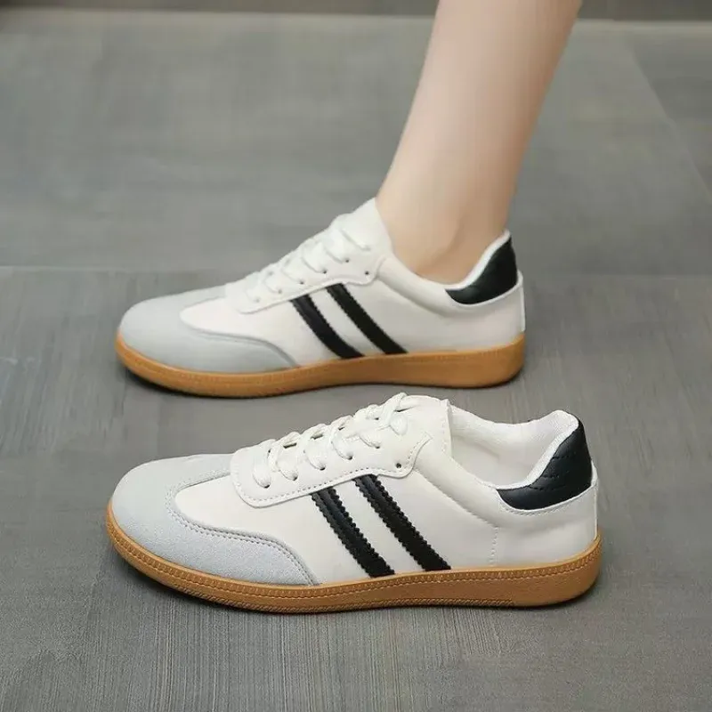2025 Winter-Damen-Sneaker mit weißer Plattform – atmungsaktive Mesh-gestreifte Freizeitschuhe, bequeme flache Schuhe