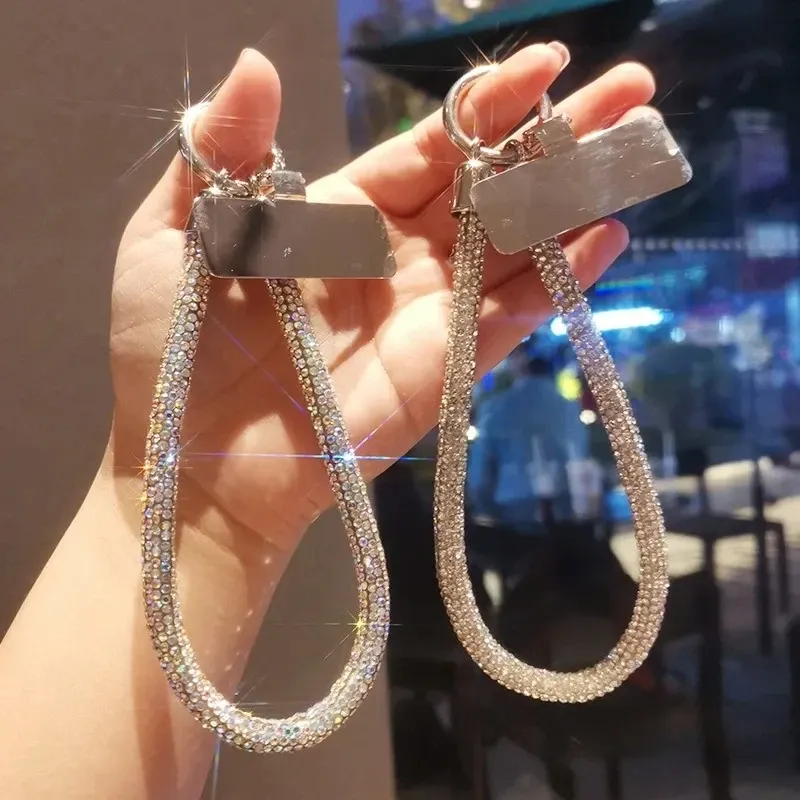 Luxuriöses Volldiamant-Telefon-Lanyard mit Metallclip, kurze Kette, Hand-Handgelenk-Blitz-Zubehör, universelles Licht - 1.87 EUR
