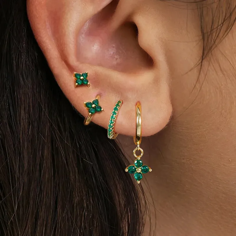 4 stücke Mode Zirkonia Blume Creolen Set 18K Gold Überzogene Edelstahl Stud Ohrring Piercing Schmuck aretes mujer