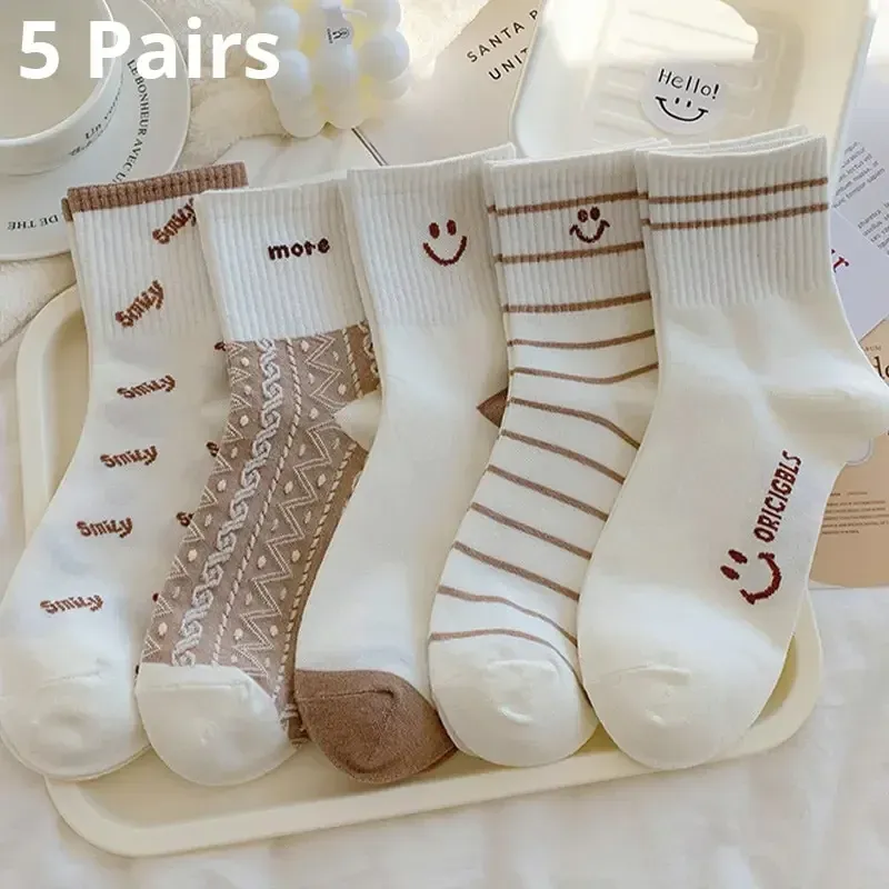 5 Paar Damen-Socken mit niedlichem, lächelndem Mittelrohr-Aufdruck, bequeme und weiche Sportsocken mit Rundhalsausschnitt