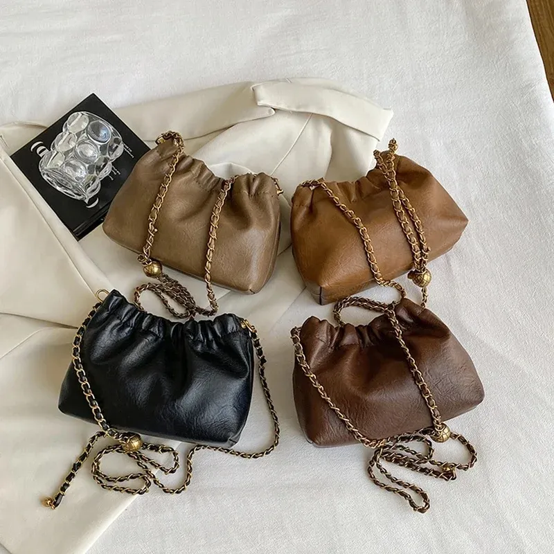 Frauen Kette Umhängetasche Vielseitige Umhängetasche Casual Plissee Hobo Bag Satchel Sling Bag Mädchen Stilvolle Geldbörse