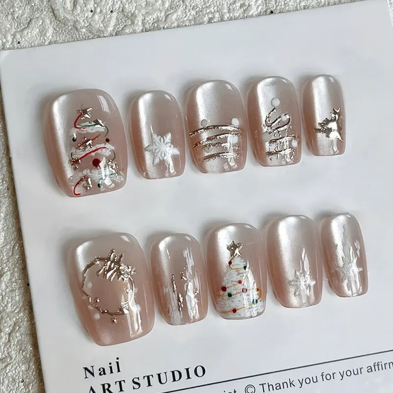 10 Stück süße Weihnachtsbaum-Schneeflocken für Damen, handgefertigt, zum Aufdrücken der Nägel, kurzer Stil, Katzenaugen-Nägel-Patch, abnehmbare gefälschte Nagelflicken