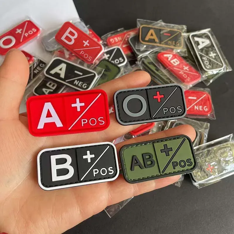 Kleiner Aufnäher mit Haken, PVC-Blutgruppe A B AB O POS NEG-Emblemen, Patches militärische taktische Abzeichen am Rucksack, Outdoor-Ausrüstung