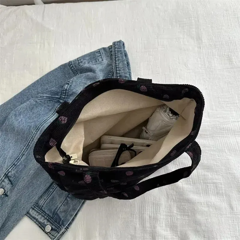 Cord-Handtasche Erdbeer-Strandtasche Modische Vielseitige Schultertasche Große Kapazität Einfache Pendler-Damen-Tragetasche Bolsos
