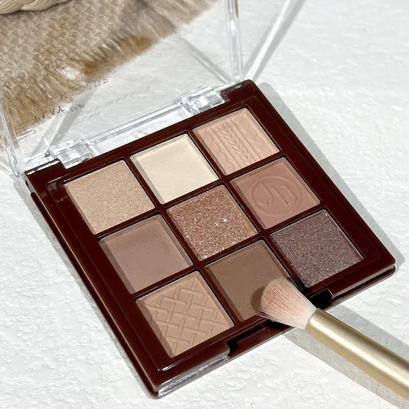 Schokoladenwarme braune Erdpalette – 9-Farbtöne, matt, orange, braun, perlmuttartig, glitzernd, aufhellender Lidschatten