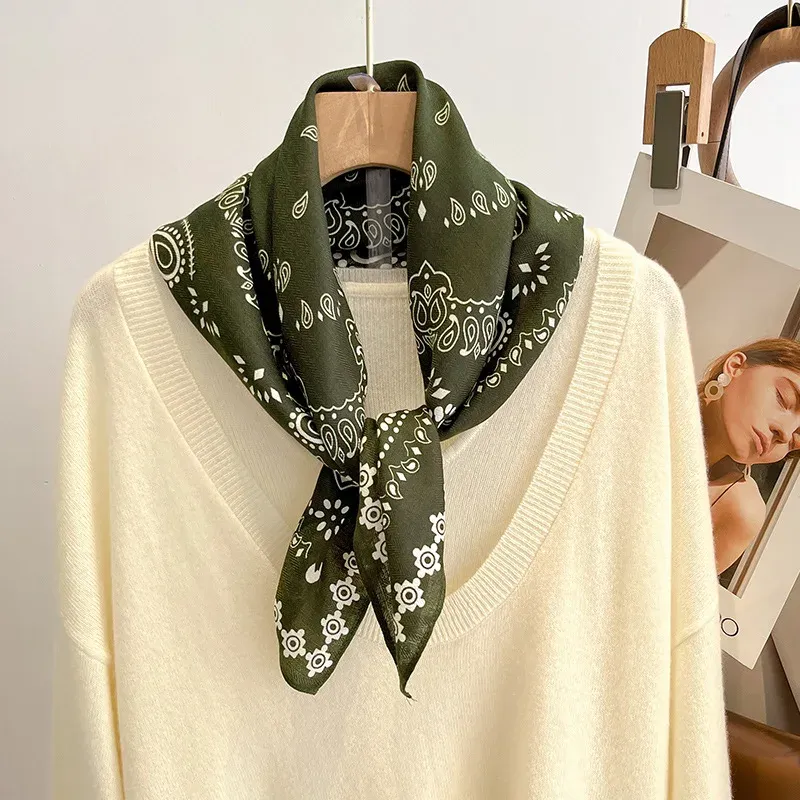 68 cm grüner Cashew-bedruckter Schal für Damen, Frühling und Sommer, dünner Seidenimitat-Schal, modischer, vielseitiger Schal, Kopftuch, Schals