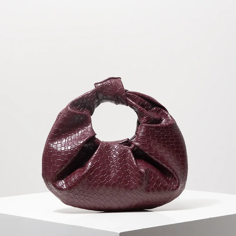 Vintage-Handtasche aus Kunstleder mit gewebtem Muster, geknotete Halbmondtasche, plissierte Wolkentasche, Damen-Partykleid, burgunderrote Geldbörse, elegante Abendtasche (zufälliges Muster)