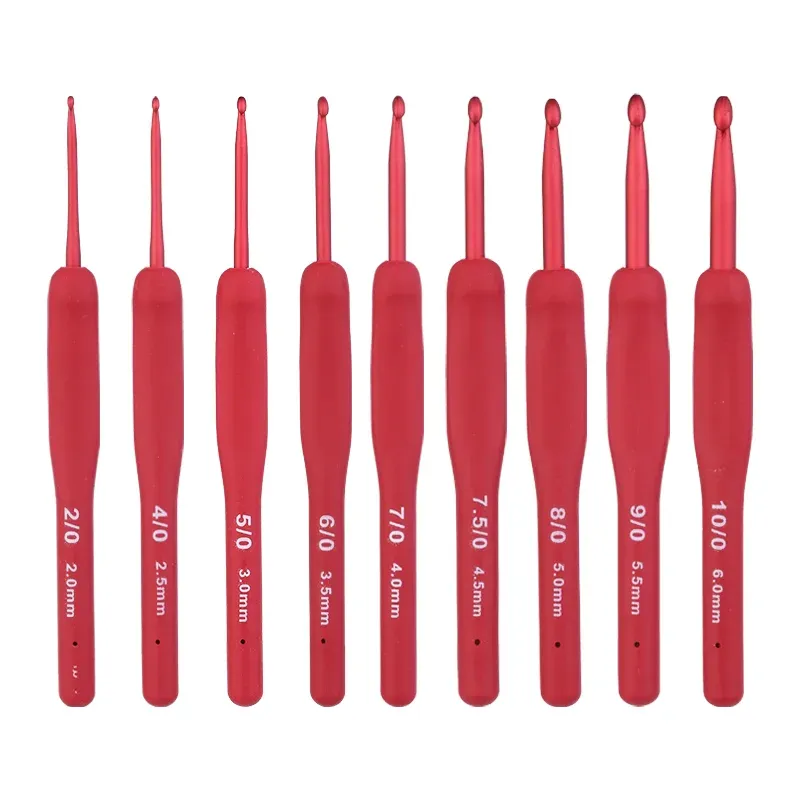 MIUSIE 9-teiliges Häkelnadel-Set, rote Häkelnadeln, ergonomisches Häkelnadel-Set, Soft-Touch-Häkelnadel aus Aluminium, 2,0–6,0 mm, zum Häkeln