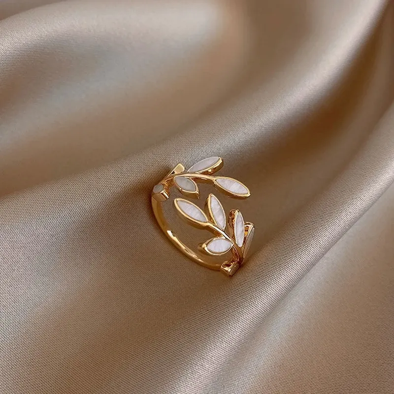 Neue Luxus Blatt Zweig Form Offene Ringe Für Frauen Koreanische Party Exquisite Finger Ring Mädchen Minimalistischen Ungewöhnliche Schmuck Geschenke