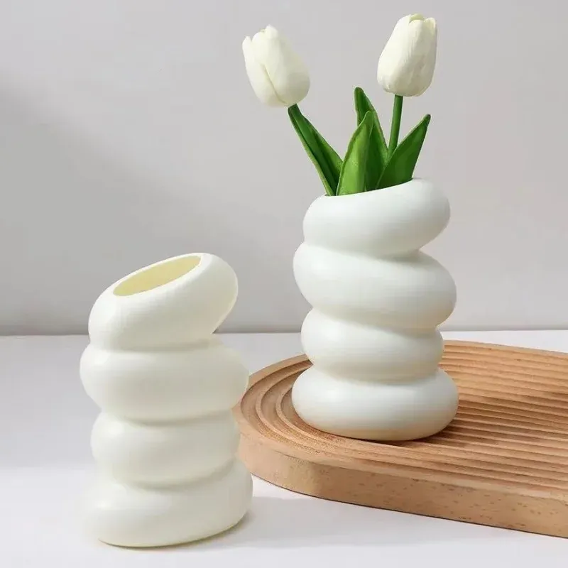 Stilvolle weiße Spiralvase für Zuhause, Zimmer, Tisch, Blumentopf, nordisch inspirierte ästhetische Dekoration für Blumenarrangements, perfekte Geschenke