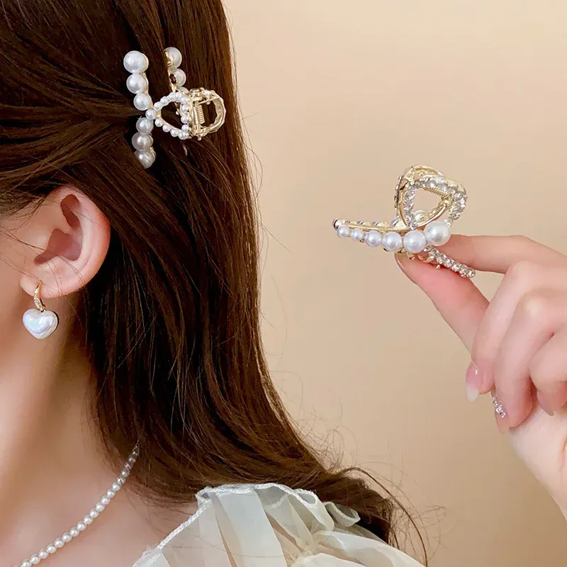 Neue französische Metall art Nachahmung Perle geometrische Mini niedlichen Haar Krallen für Frauen Temperament Trend Hai Clip Senior Accessoires