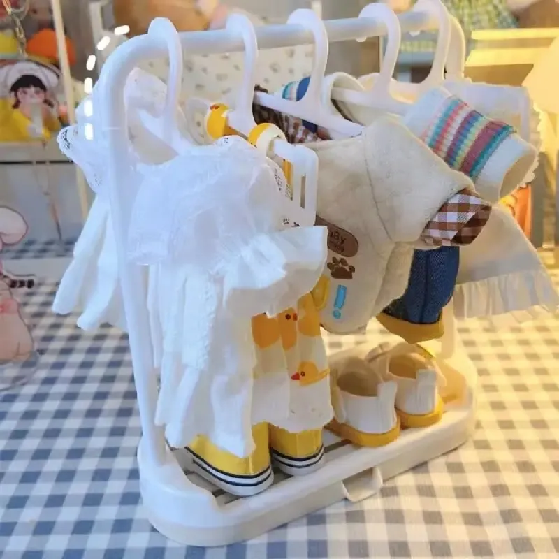 Kunststoff Puppe Kleidung Rack Miniatur Puppenhaus Möbel Spielzeug Cosplay Closet Organizer für 15/20 cm Baumwolle Puppe Spielen haus Geschenk